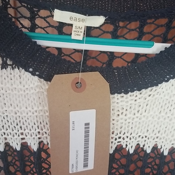 NWT Boutique oversized summer poncho sweater - Picture 3 of 3